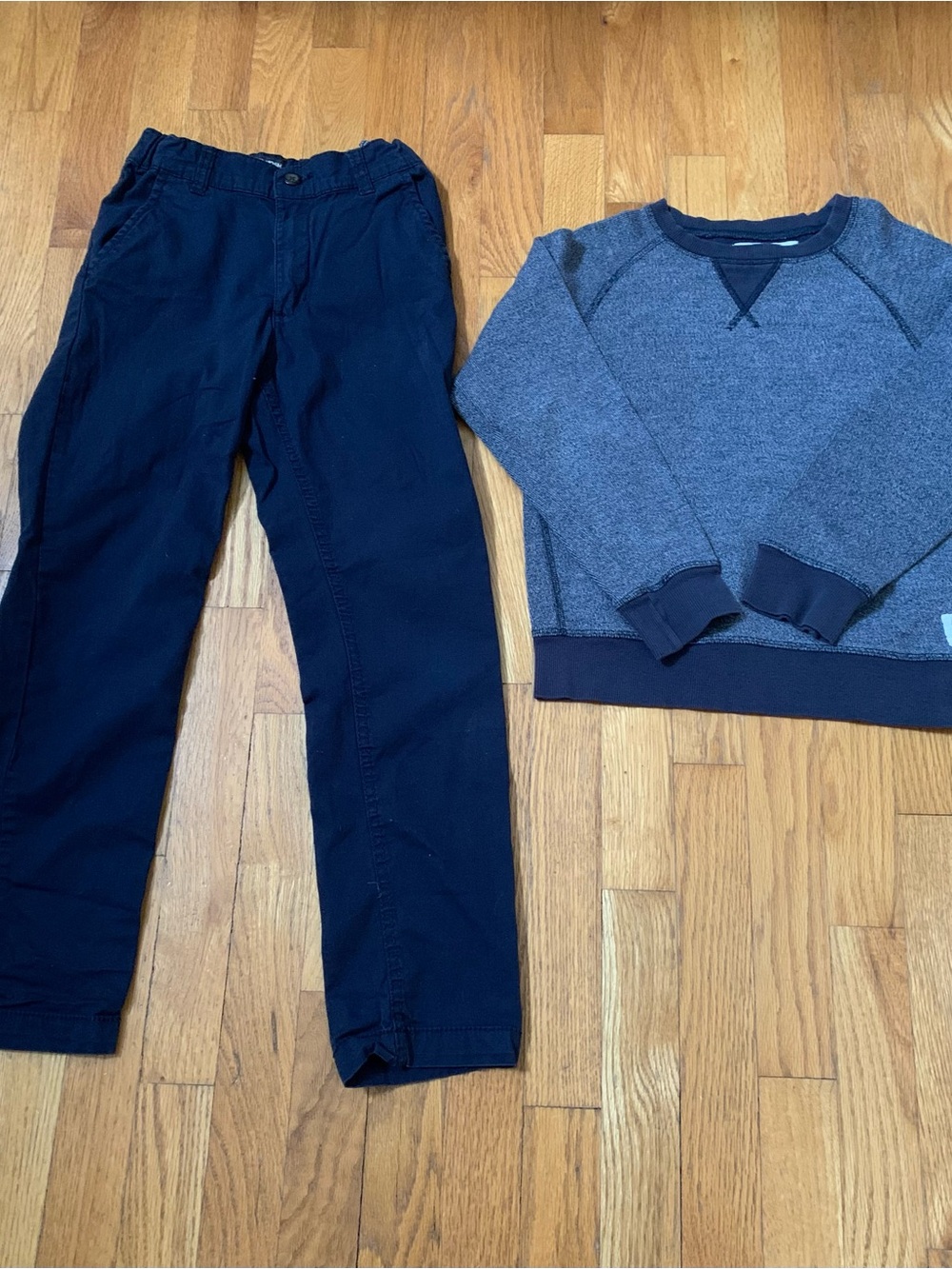 Boys 10 Set : OshKosh Navy Adjustable Waist Chino Pants & Blue Sweatshirt Like N